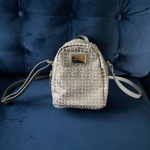 Tommy Hilfiger crossbody bag in Gray and White